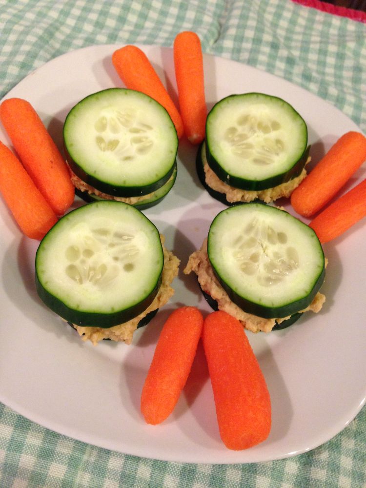 Cucumber Hummus Sandwiches